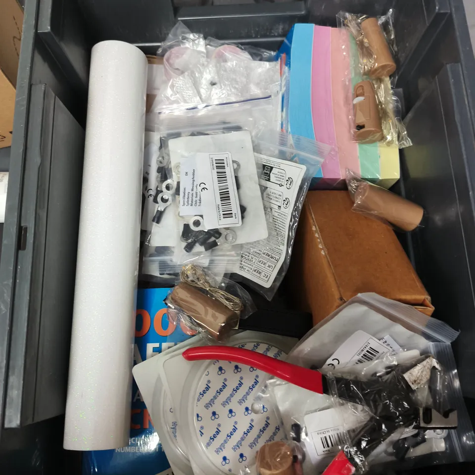 APPROXIMATELY 15 ASSORTED HOUSEHOLD ITEMS TO INCLUDE RAFFLE AND CLOAKROOM TICKETS, GEL PENS AND HYPER SEAL WASHERS