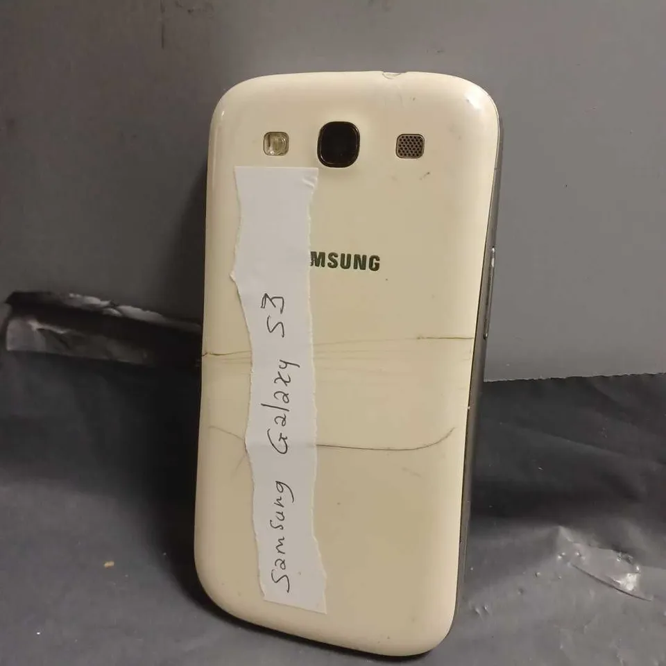 SAMSUNG GALAXY S3 IN CREAM