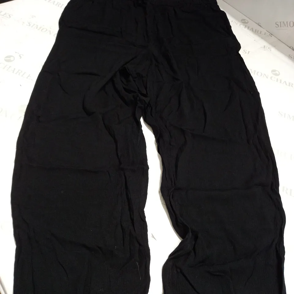 BODEN PULL-ON CRINKLE TROUSERS IN BLACK - UK 16