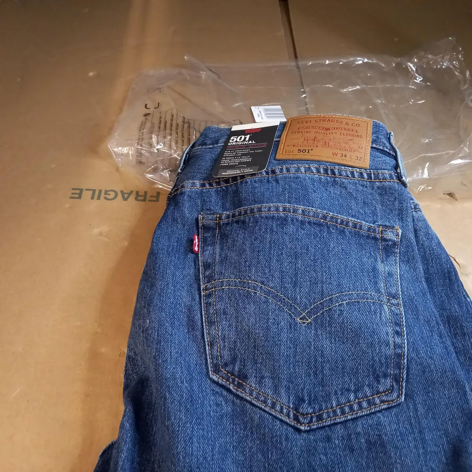 PAIR OF LEVI 501 JEANS SIZE 34 * 32