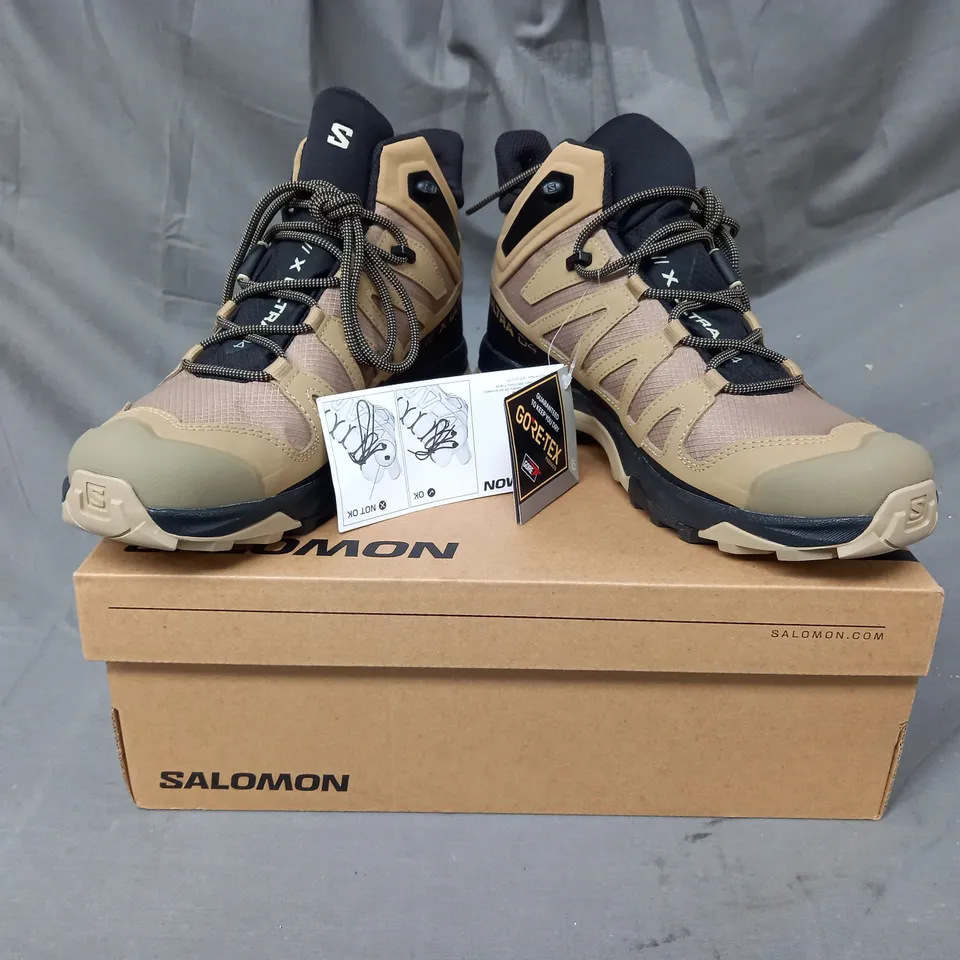BOXED PAIR OF SALOMON X ULTRA 4 MID GTX SHOES IN KELP/BLACK/SAFARI UK SIZE 8.5