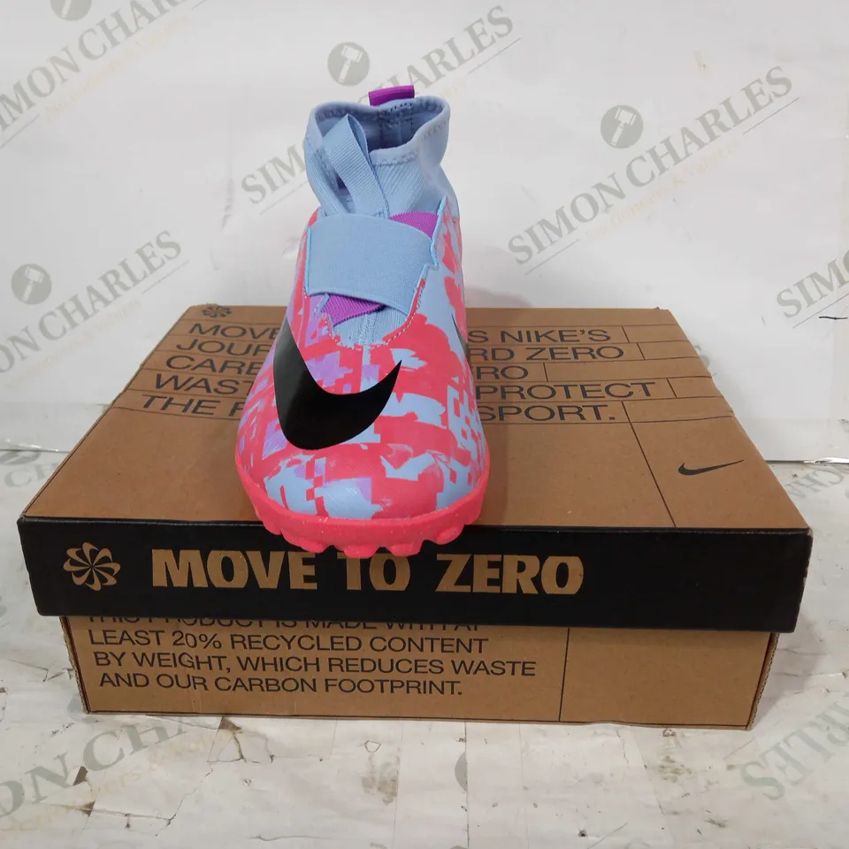 BOXED PAIR OF NIKE JR ZOOM SUPERFLY 9 SHOES IN LIGHT BLUE/PINK/PURPLE UK SIZE 5.5