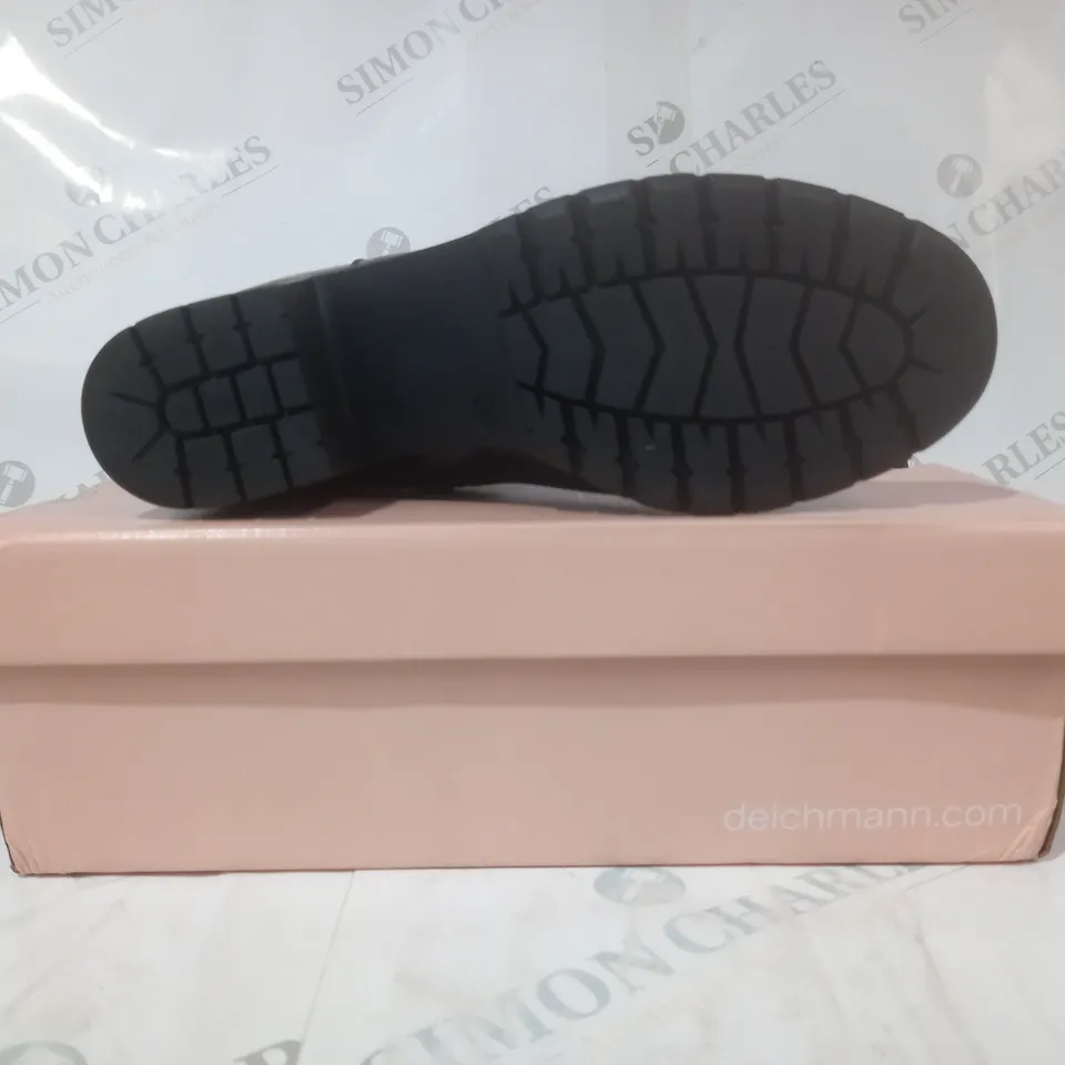 BOXED PAIR OF GRACELAND LOW BLOCK HEEL ANKLE BOOTS IN BLACK EU SIZE 38