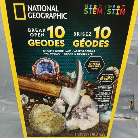 BOXED NATIONAL GEOGRAPHIC BREAK OPEN 10 GEODES