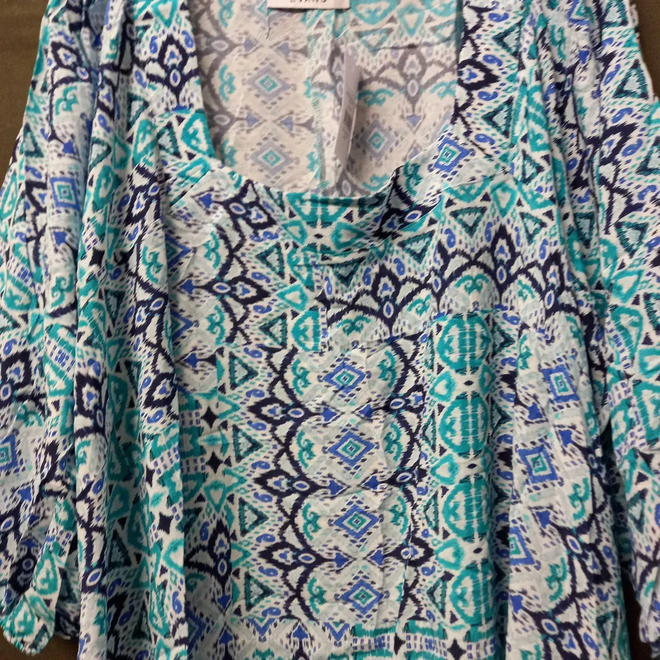 EVANS SQUARE TOP AZTEC TOP IN BLUE - SIZE 22
