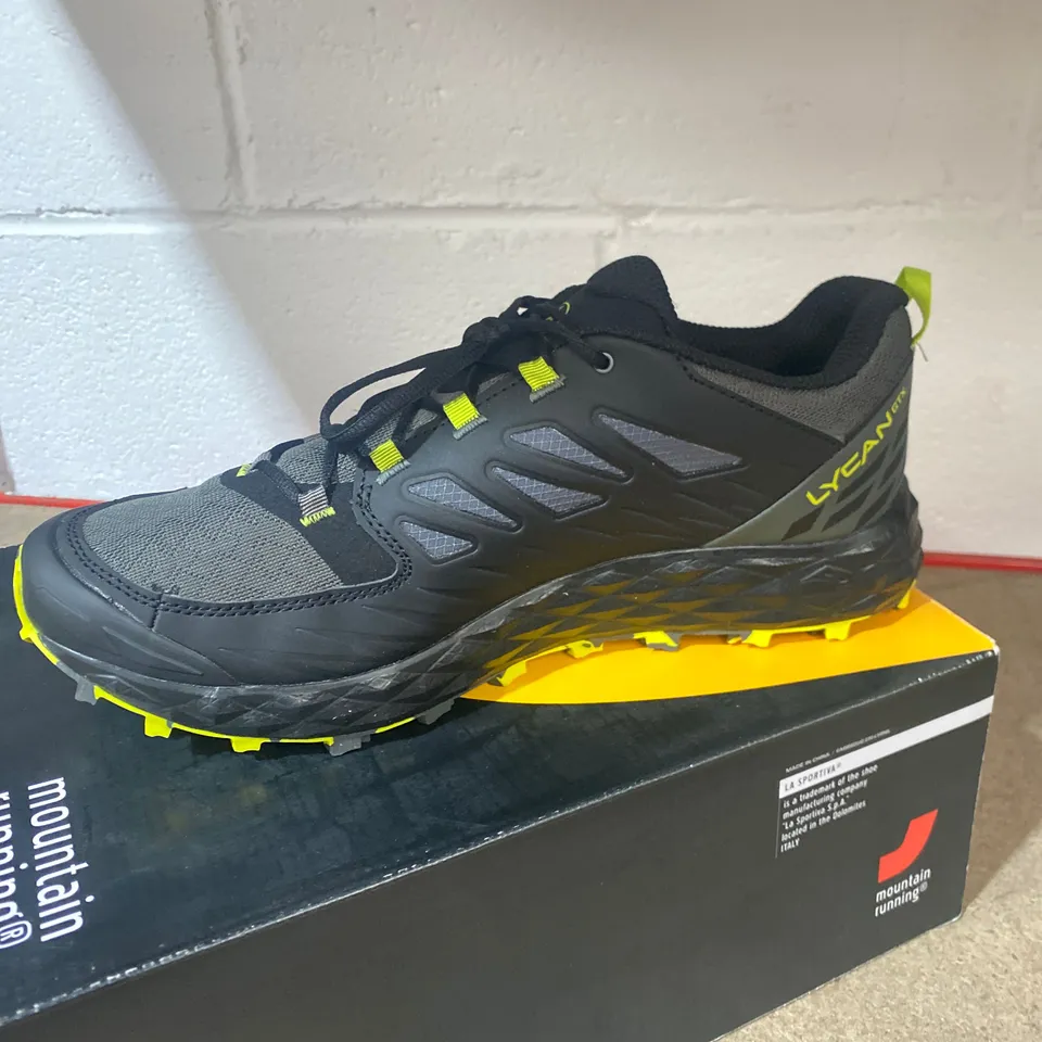 BOXED LA SPORTIVA CARBON/APPLE GREEN TRAINERS SIZE 10.5
