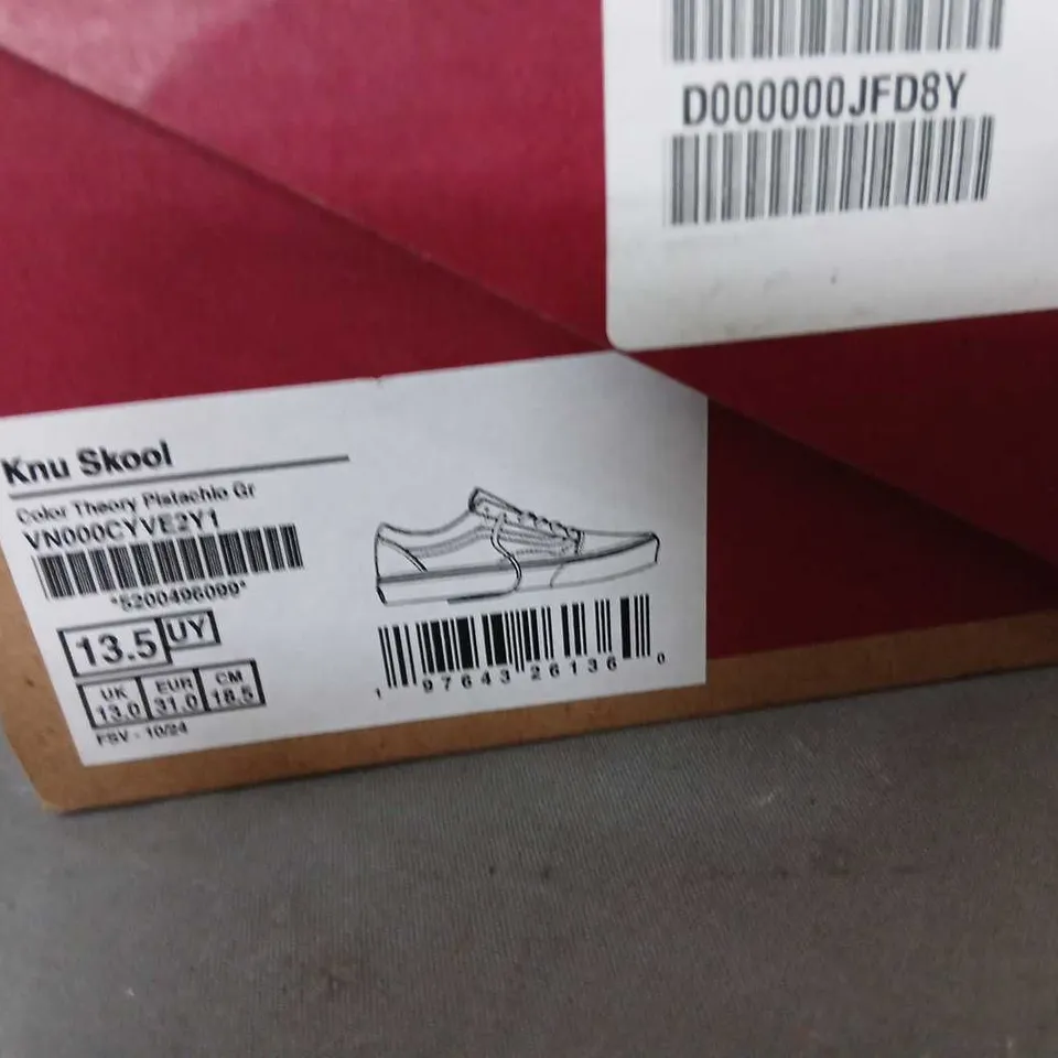 VANS OLD SKOOL SNEAKERS - LIME GREEN/WHITE, UK KIDS 13