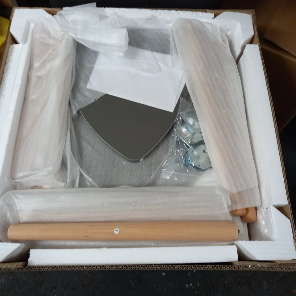 BOXED NEST OF TABLES IN GREY/NATURAL - 10F1