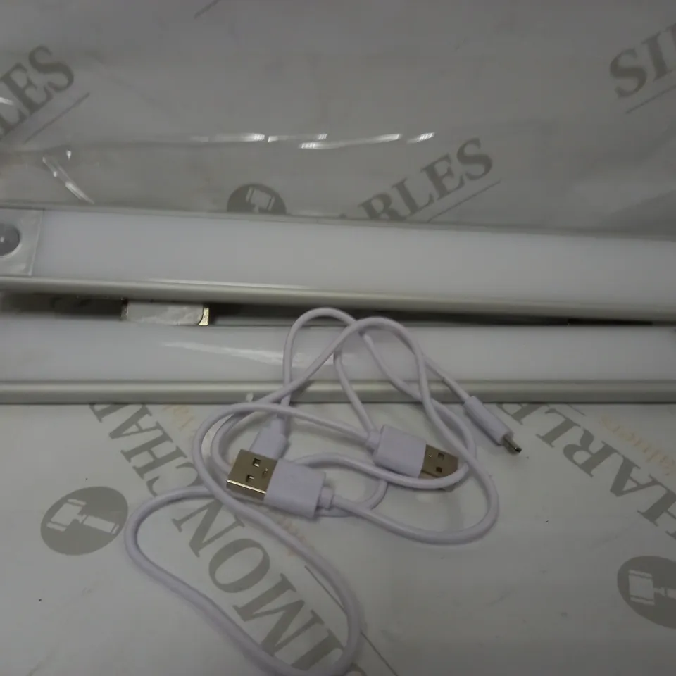 SFIXX SET OF 2 USB RECHARGEABLE MOTION SENSOR LIGHTS