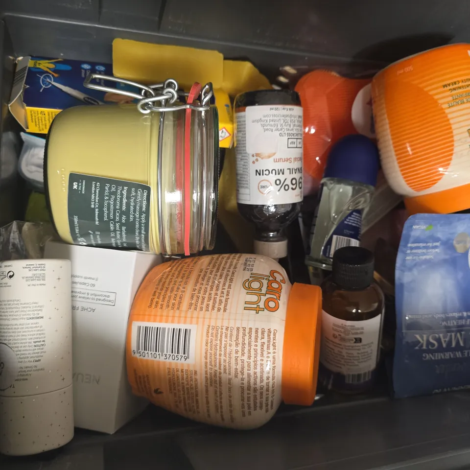 APPROXIMATELY 15 ASSORTED HEALTH & BEAUTY PRODUCTS TO INCLUDE NIVEA MEN COOL KICK ROLL ON, DR MELAXIN PORE RELIEF MULTI BALM, BEAUTY OF JOSEON RELKLIEF SUN, ETC - COLLECTION ONLY