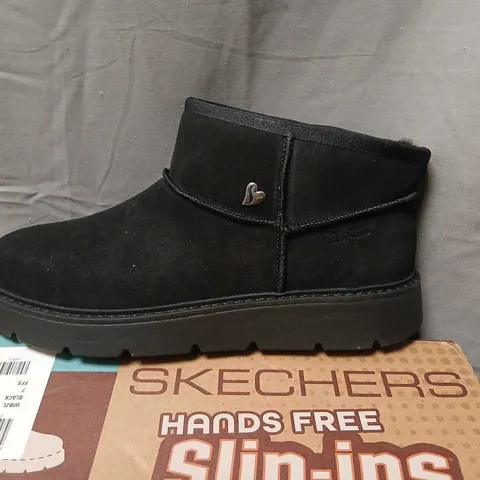 SKECHERS HANDS FREE SLIP-INS WOMEN'S BLACK SUEDE BOOTS – UK 7 (US 10, EU 40) BOXED