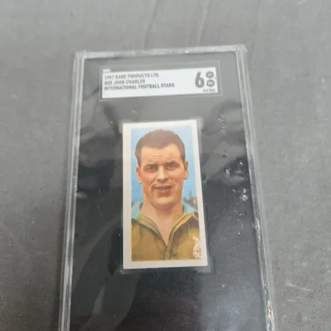 FRAMED AND GRADED SGC 1957 KANE PRODUCTS LTD - #25 JOHN CHARLES - GRADED 6 - 4767841