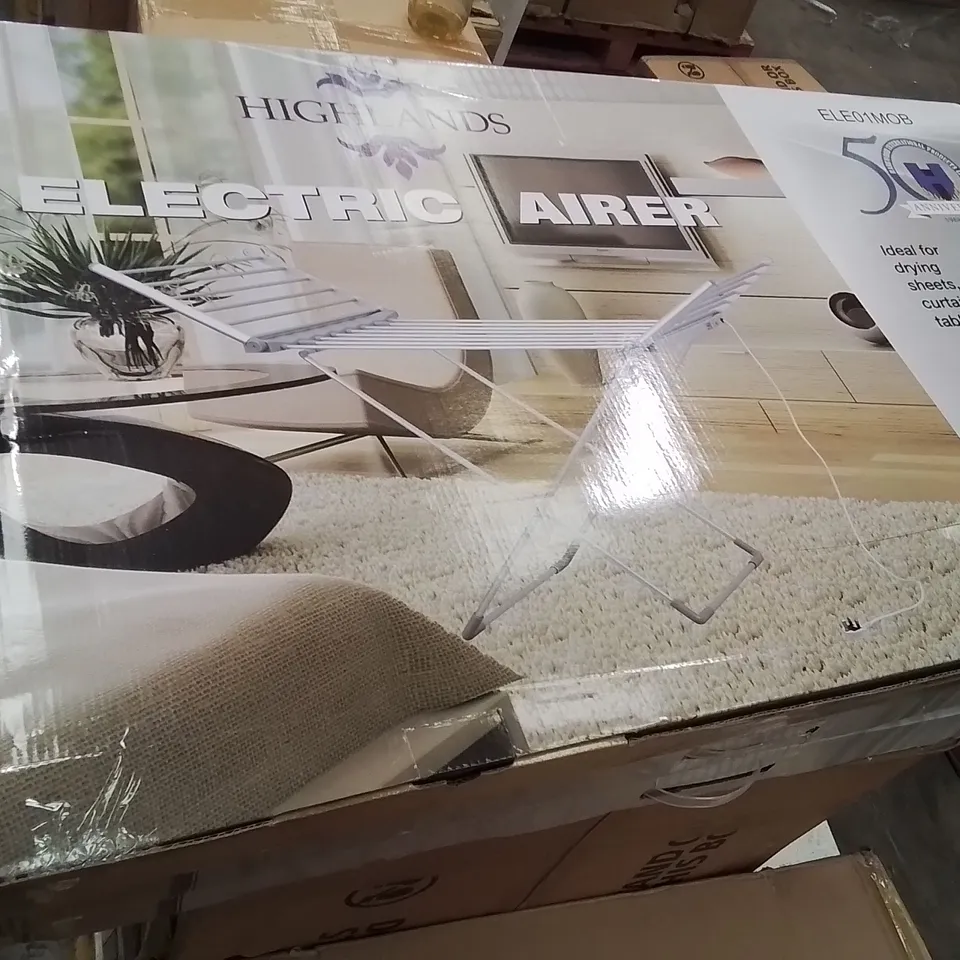 BOXED HIGHLANDS ELECTRIC CLOTHES AIRER