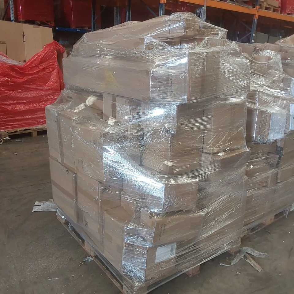 PALLET CONTAINING A VERY LARGE QUANTITY OF ASSORTED DESIGNER LIGHTING PRODUCTS