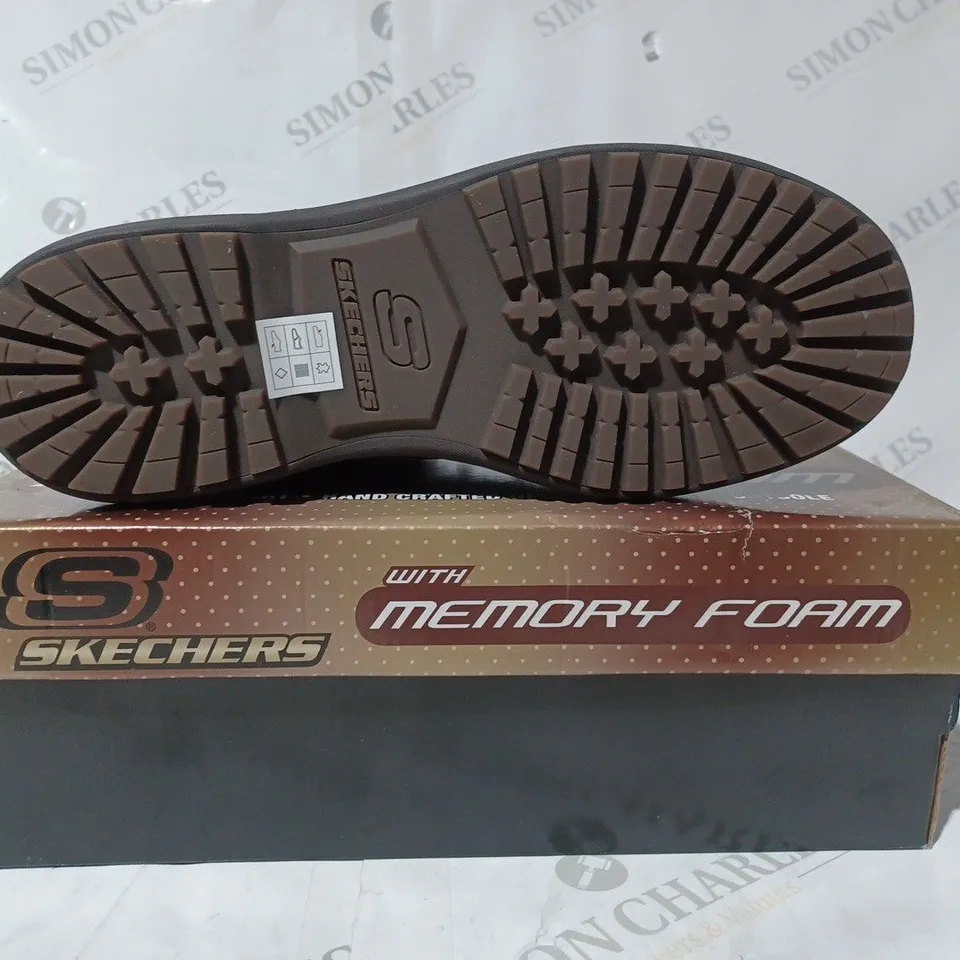BOXED PAIR OF SKECHERS LEATHER BOOTS IN CHOCOLATE SIZE 10