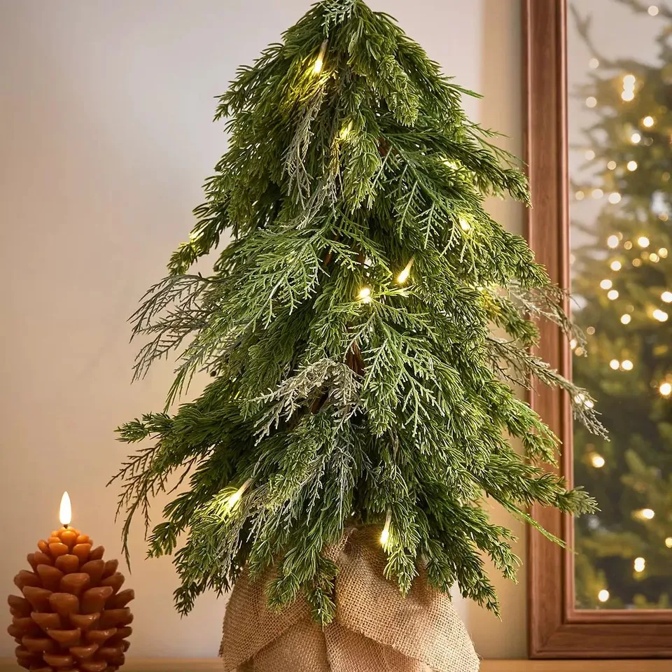 FERN PRE-LIT SMALL CHRISTMAS TREE RRP £29.99