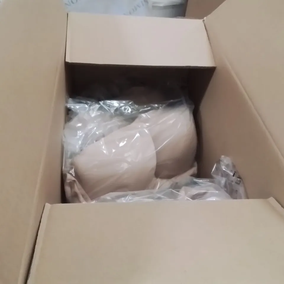 BOX CONTAINING APPROXIMATELY 8 BRAND NEW FIGLEAVES FL SMOOTHING SLIP BODYSUIT LATTE 42DD