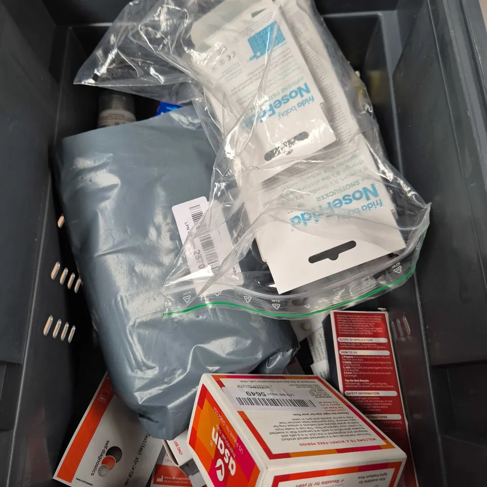 APPROXIMATELY 12 ASSORTED ITEMS INCLUDING ZINC PASTE AND OCTENISAN WASH LOTION 