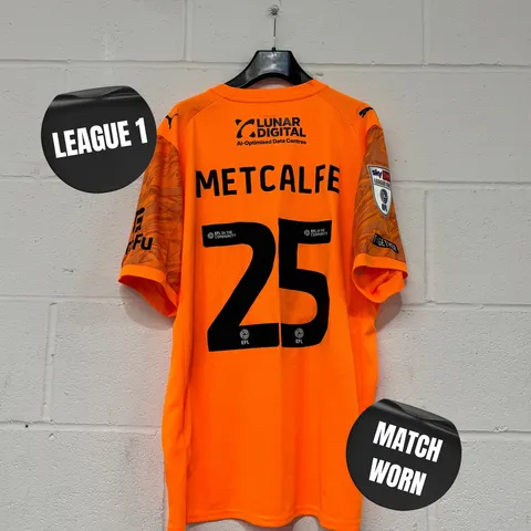 STOCKPORT COUNTY F.C LEAGUE ONE MATCH WORN THIRD SHIRT IN ORANGE - UK L / MAX METCALFE #25