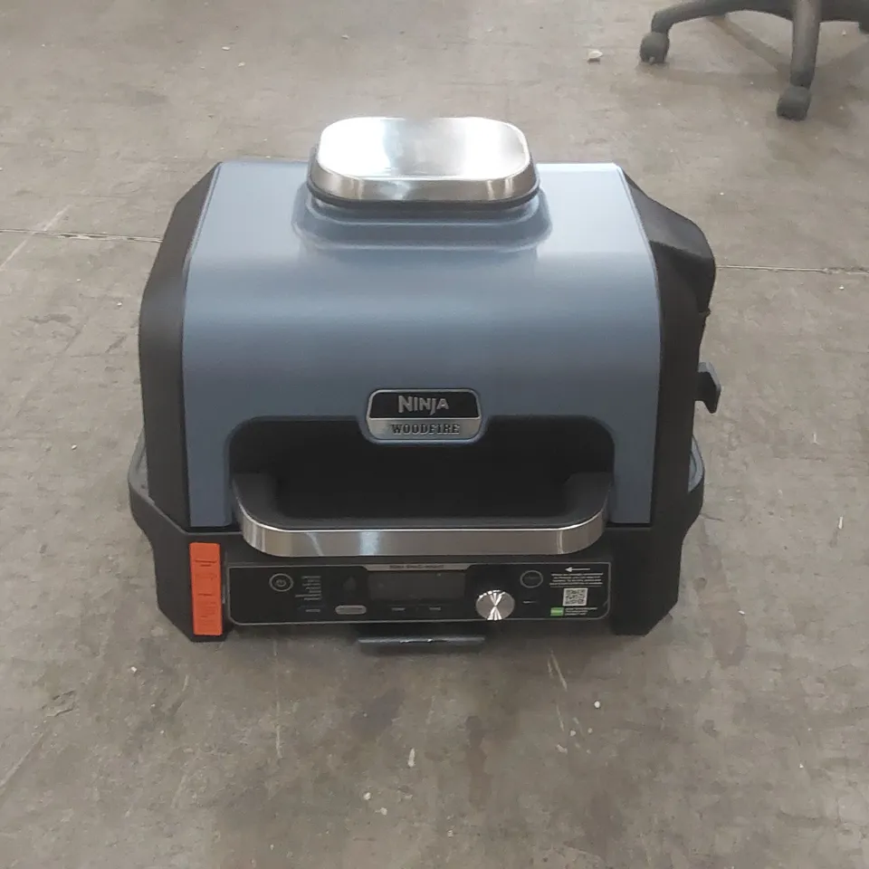 BOXED NINJA WOODFIRE PRO XL OUTDOOR GRILL & SMOKER
