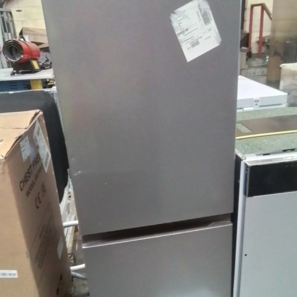  FRIDGEMASTER 60/40 FRIDGE FREEZER IN GRAPHITE - FREESTANDING