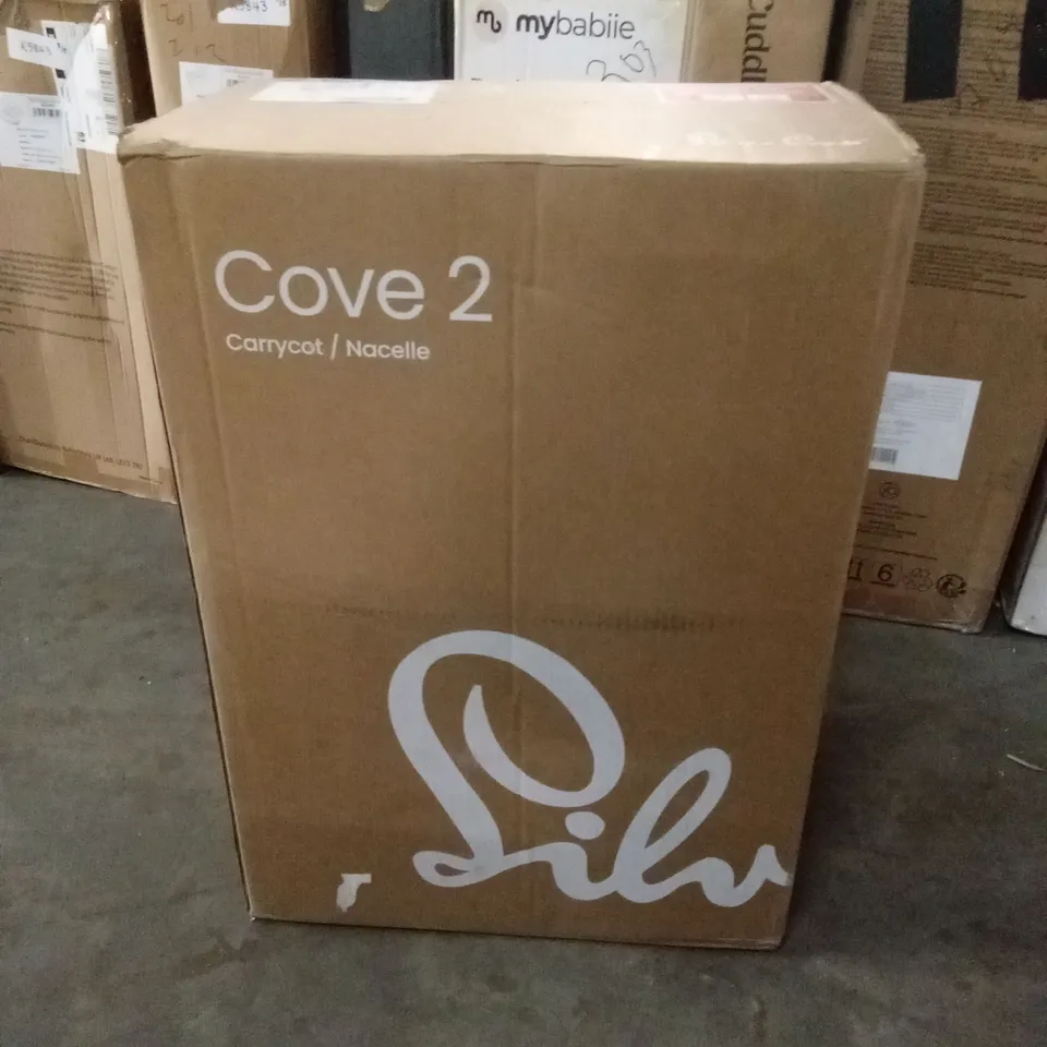BOXED SILVER CROSS COVE 2 CARRYCOT
