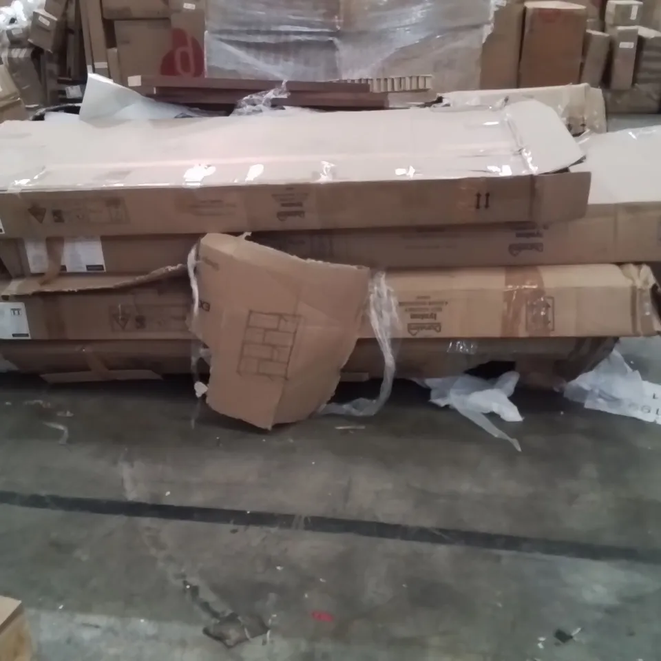 PALLET CONTAINING INCOMPLETE WARDROBE SETS