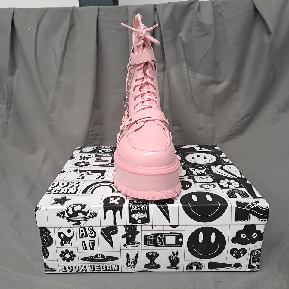 BOXED PAIR OF KOI VEGAN YAMI PASTEL PINK PLATFORM BOOTS UK SIZE 9