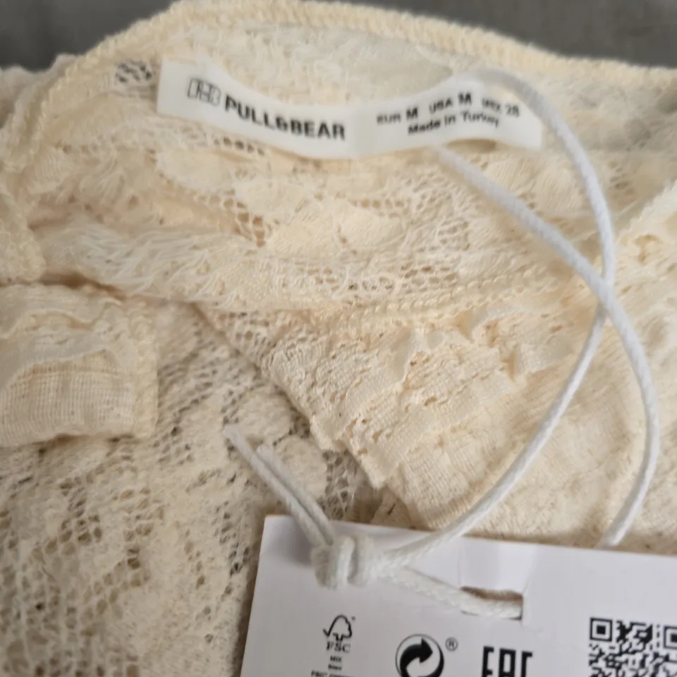 PULL&BEAR CREAM LACE TOP- WOMEN'S SIZE M
