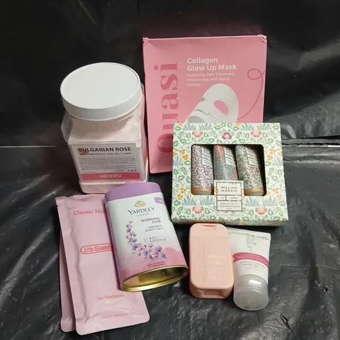 APPROXIMATEY 20 ASSORTED HEALTH AND BEAUTY PRODUCTS TO INCLUDE - QUASI COLLAGEN GLOW UP MASK - WILLIAM MORRIS HAND CREAM - MONDAY MOISTURE SHAMPOO - ETC