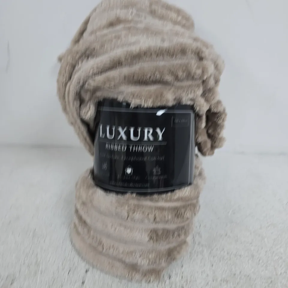 LUXURY KNIT THROW BLANKET