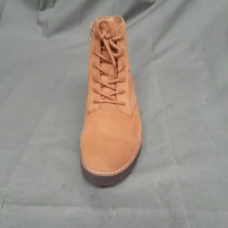 VIONIC LADIES TOFFEE SUEDE LACE UP BOOTS SIZE 4