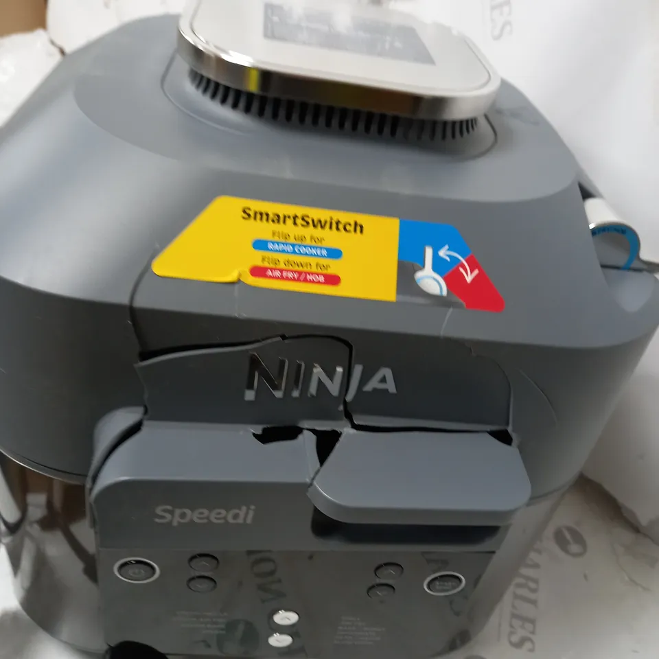 BOXED NINJA SPEEDI 10-IN-1 5.7L RAPID-COOKER & AIR FRYER ON400UK