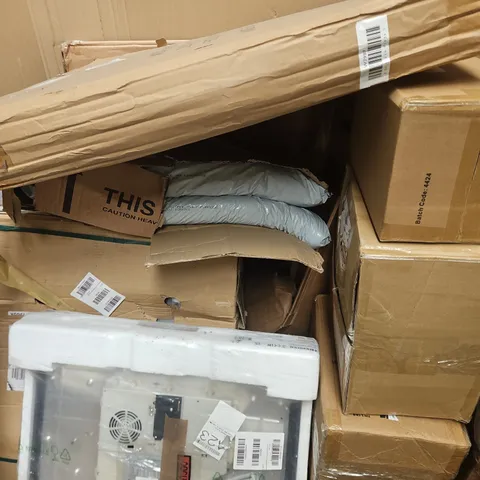 PALLET OF APPROXIMATELY 20 ASSORTED BROKEN ITEMS TO INCLUDE - MIRROR, INDUCTION HOB, VASE, ETC - COLLECTION ONLY