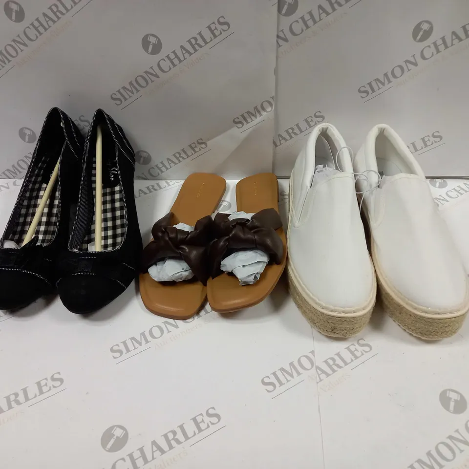 APPROXIMATELY 10 ASSORTED PAIRS OF SHOES  IN VARIOUS STYLES & SIZES TO INCLUDE H&M, PRETTY LITTLE THING, RUBY SHOO ETC.