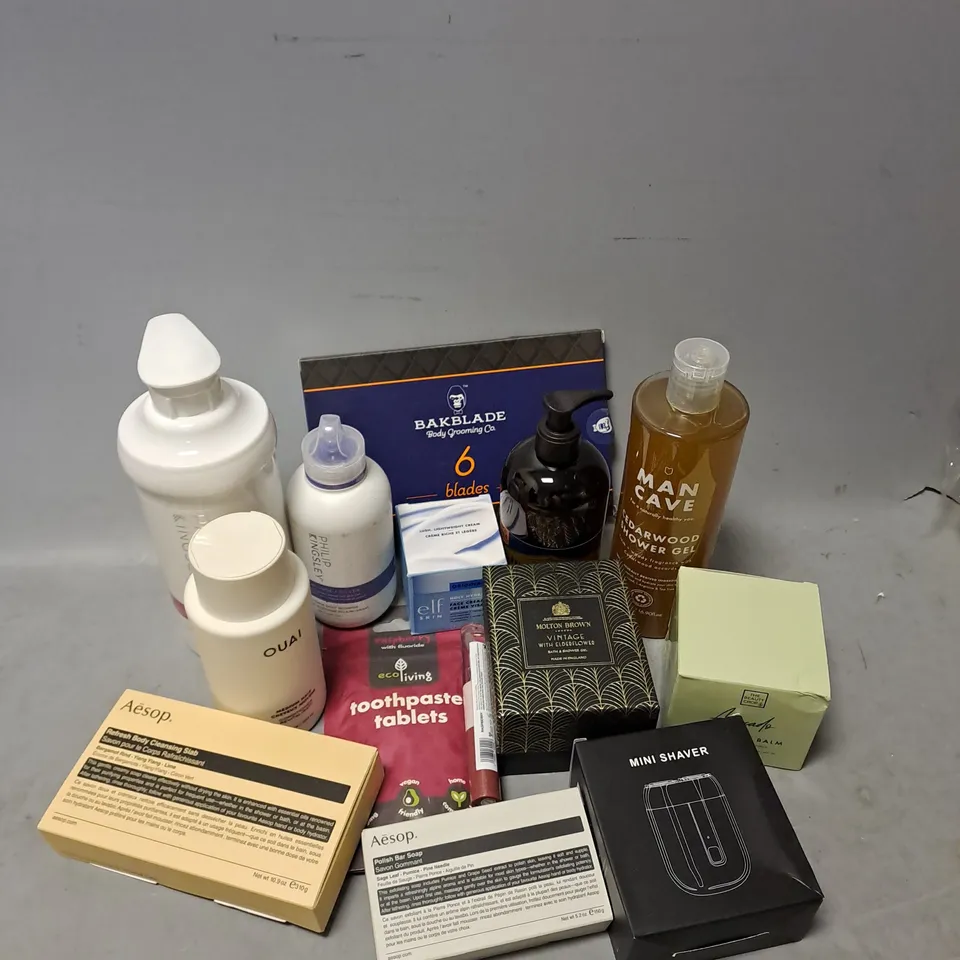 APPROXIMATELY 20 ASSORTED COSMETIC ITEMS TO INCLUDE - KING C GILETTE BEARD, FACE & HAIR WASH - AESOP BODY CLEANSING SLAB - ELF HOLY HYDRATION FACE CREAM - ETC