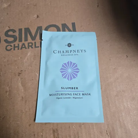 BOX OF APPROXIMATELY 10 ASSORTED COSMETIC ITEMS INCLUDING LARGE WASHBAG AND CHAMPNEYS MOISTURISING FACE MASK 
