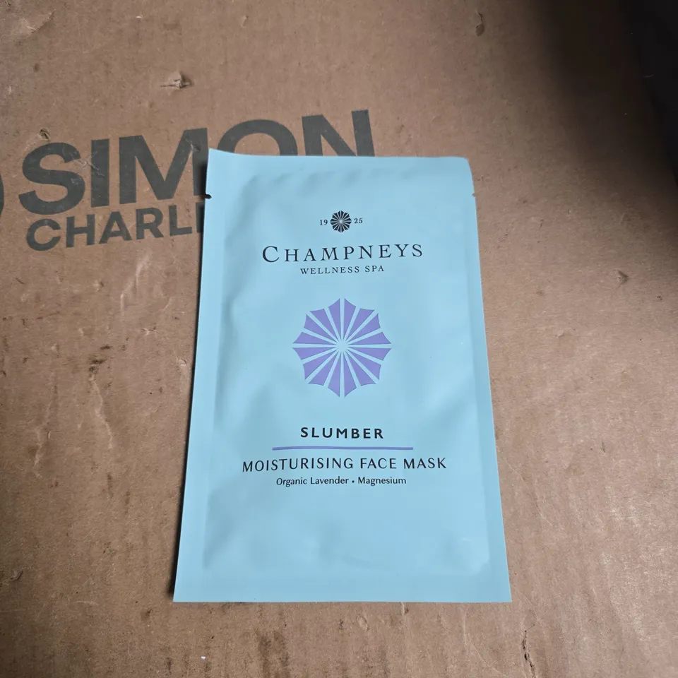 BOX OF APPROXIMATELY 10 ASSORTED COSMETIC ITEMS INCLUDING LARGE WASHBAG AND CHAMPNEYS MOISTURISING FACE MASK 