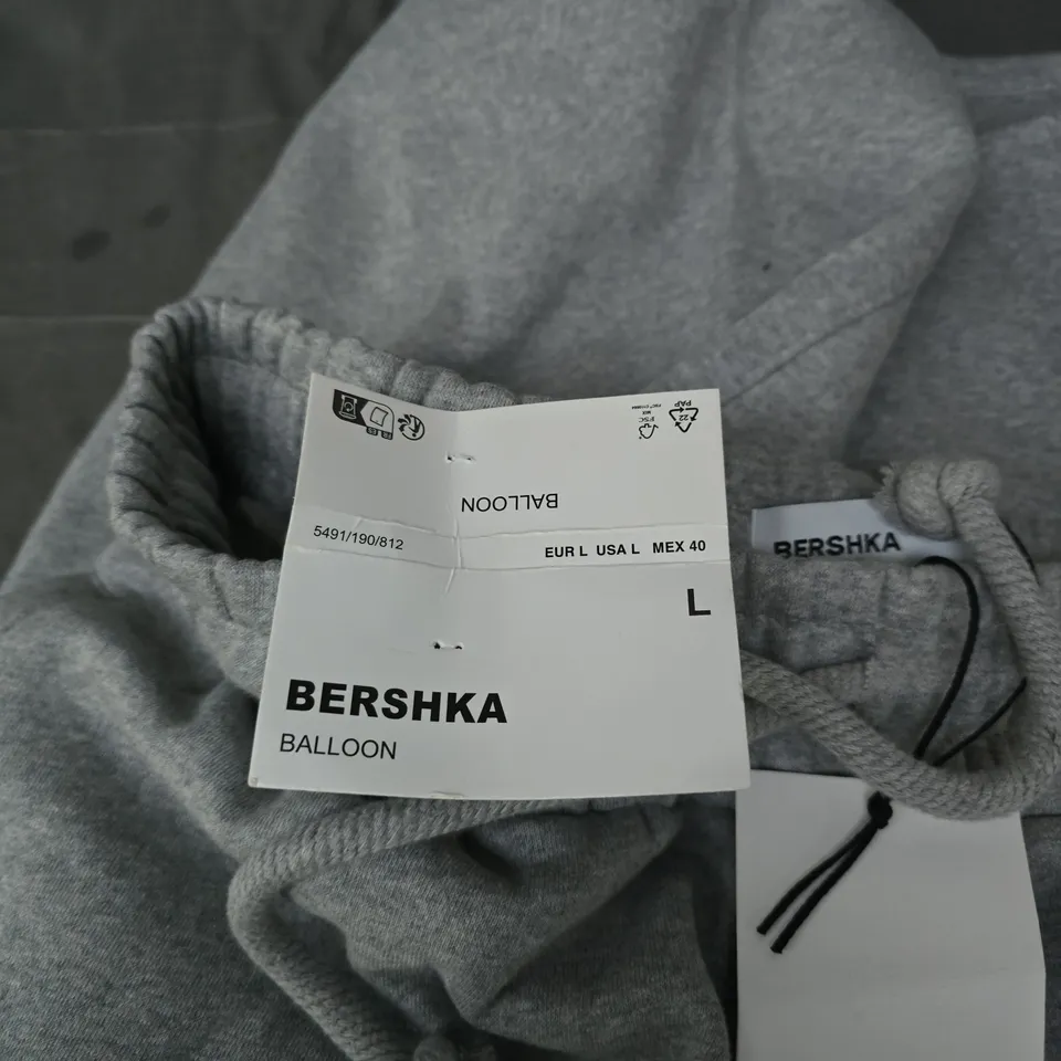 BERSHKA BALLOON SWEATPANTS - GREY, UK L