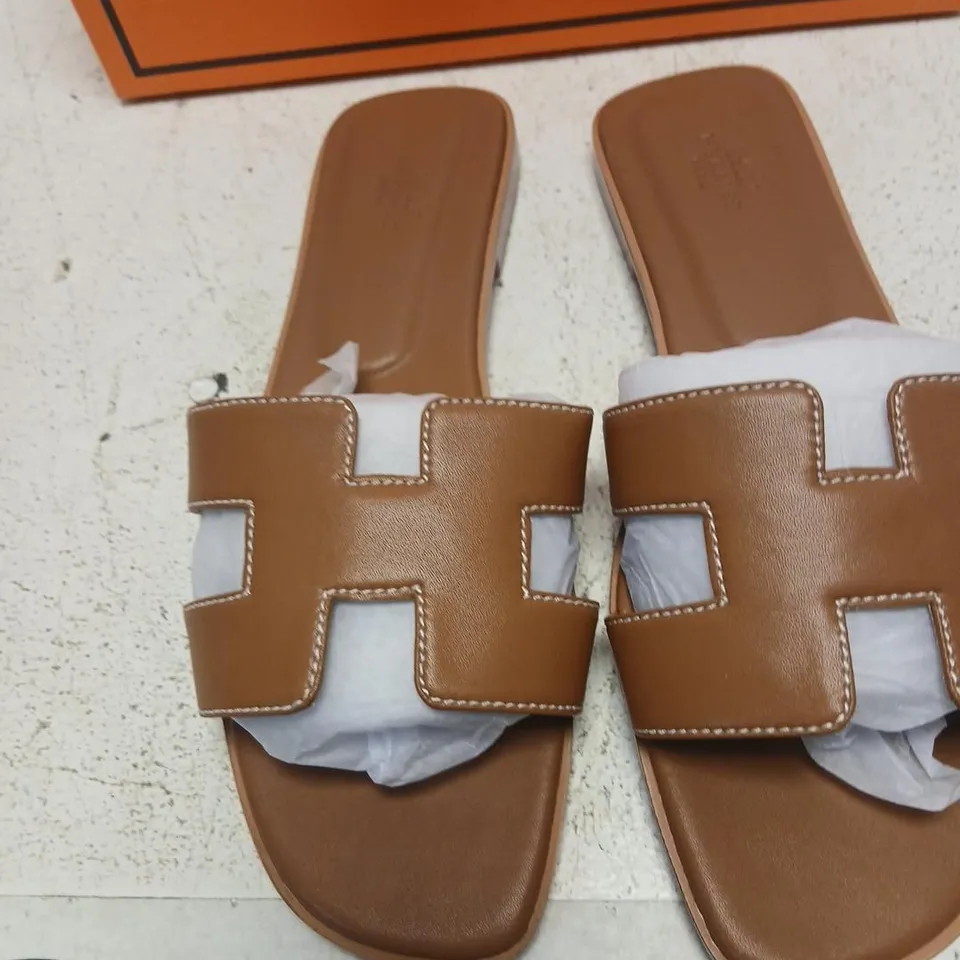 HERMES ORAN LEATHER SANDALS – BROWN, BOXED SIZE 38