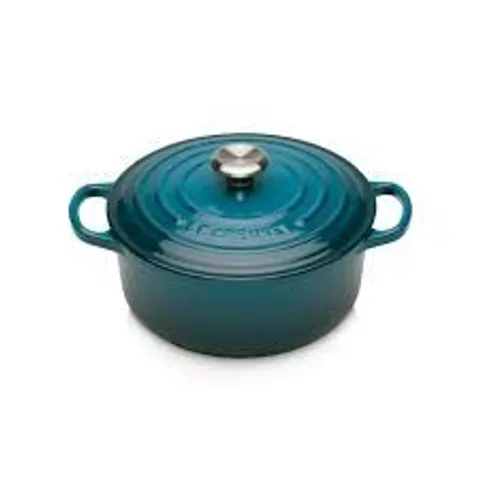 BOXED LE CREUSET CAST IRON ROUND 20CM CASSEROLE (1 BOX)