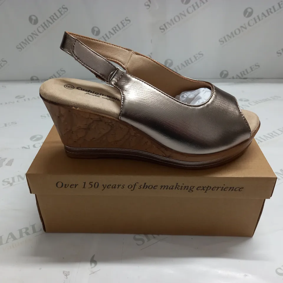 BOXED PAIR OF CUSHION WALK ONE TOUCH SNAKE WEDGE SHOES IN PEWTER - SIZE 6