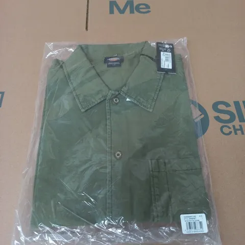 BAGGED DICKIES VERNAL SHIRT SS CYPRESS – MEN'S GREEN SHIRT, SIZE L