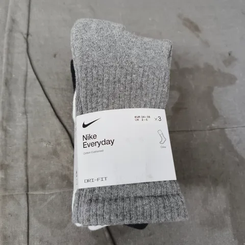 NIKE EVERYDAY COTTON CUSHIONED CREW SOCKS – PACK OF 3, UK 2–5 (EU 34–38)