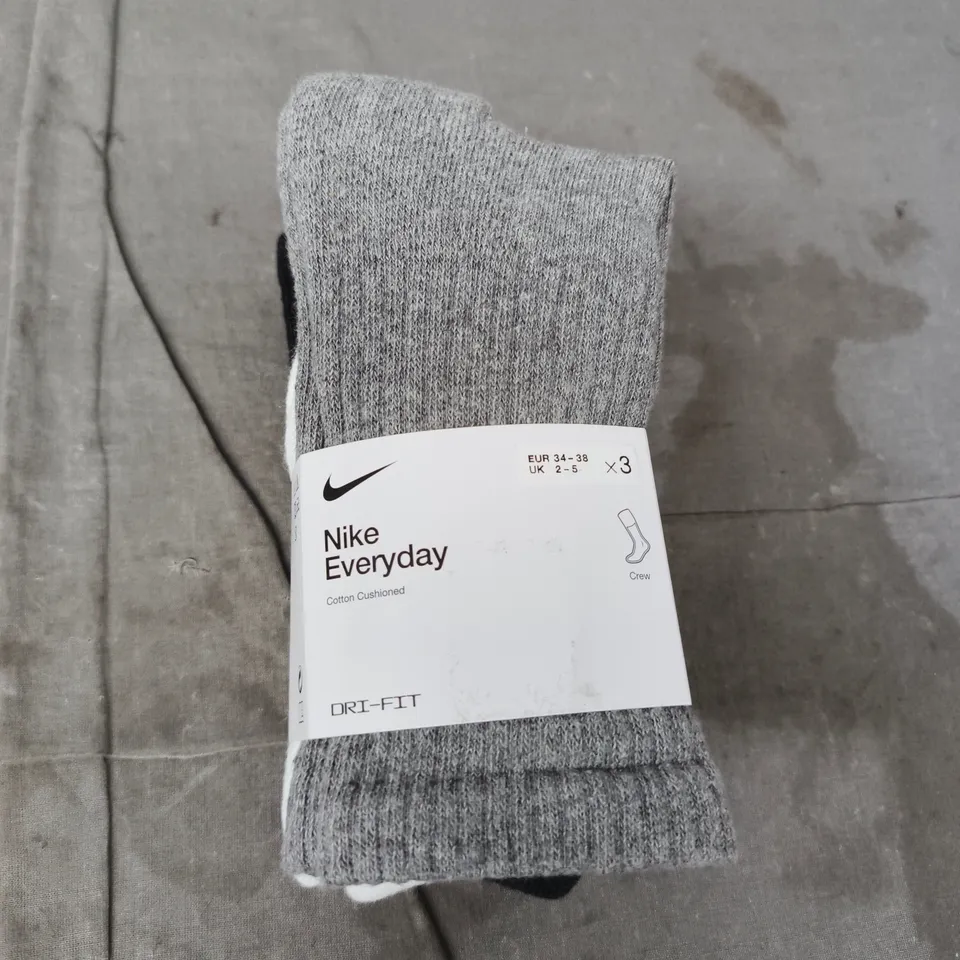 NIKE EVERYDAY COTTON CUSHIONED CREW SOCKS – PACK OF 3, UK 2–5 (EU 34–38)