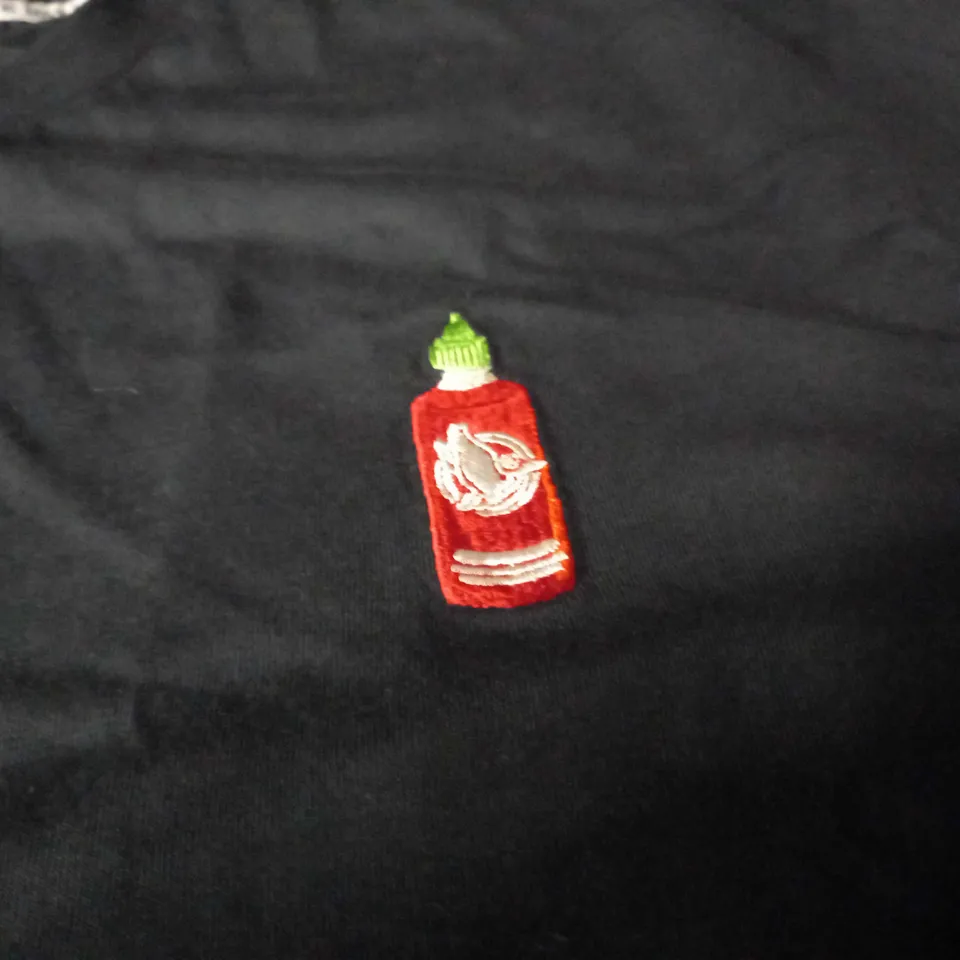 PERCIVAL HOT CHILLI SAUCE EMBROIDED T-SHIRT IN NAVY - XL