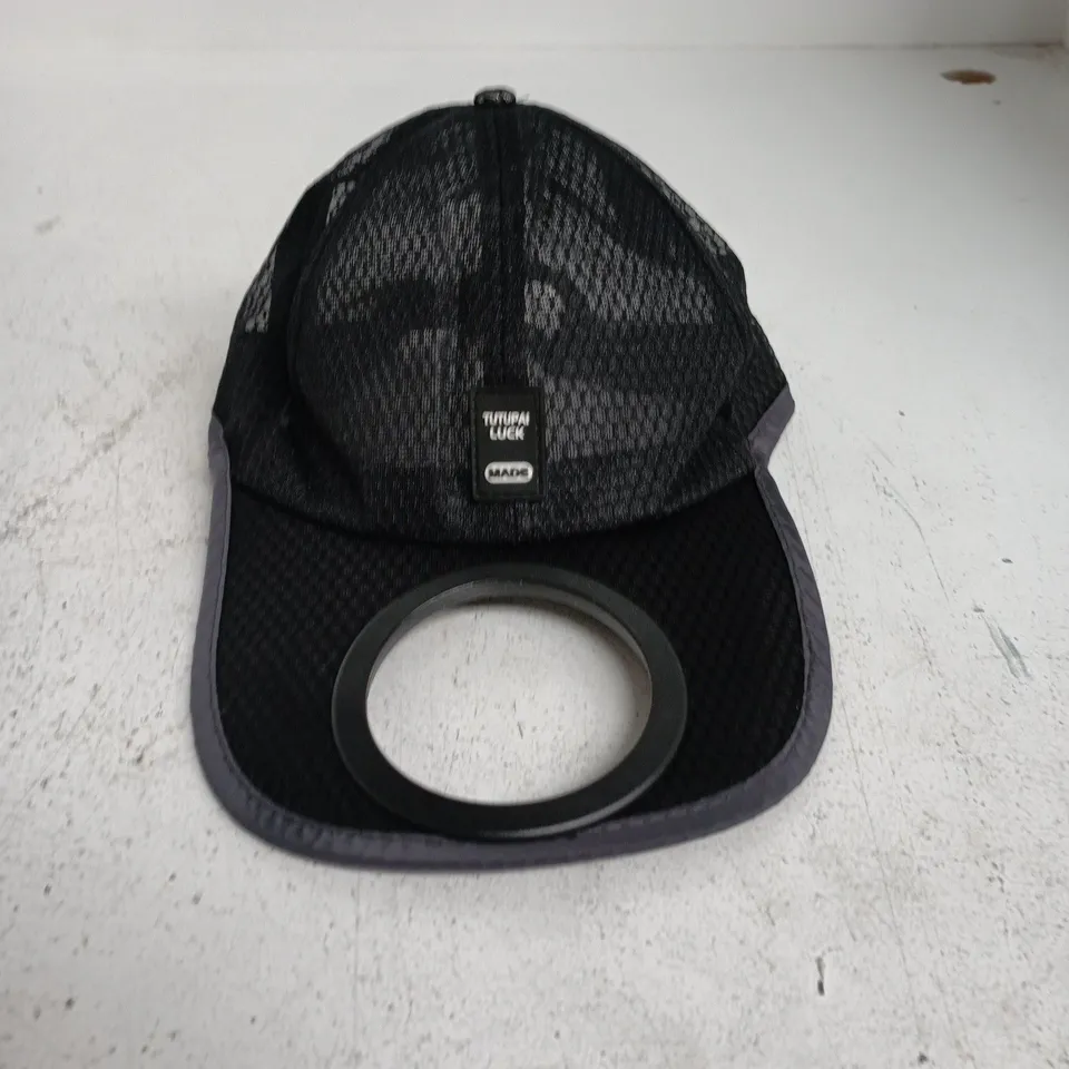 BLACK MESH BASEBALL CAP WITH CIRCULAR BRIM INSERT
