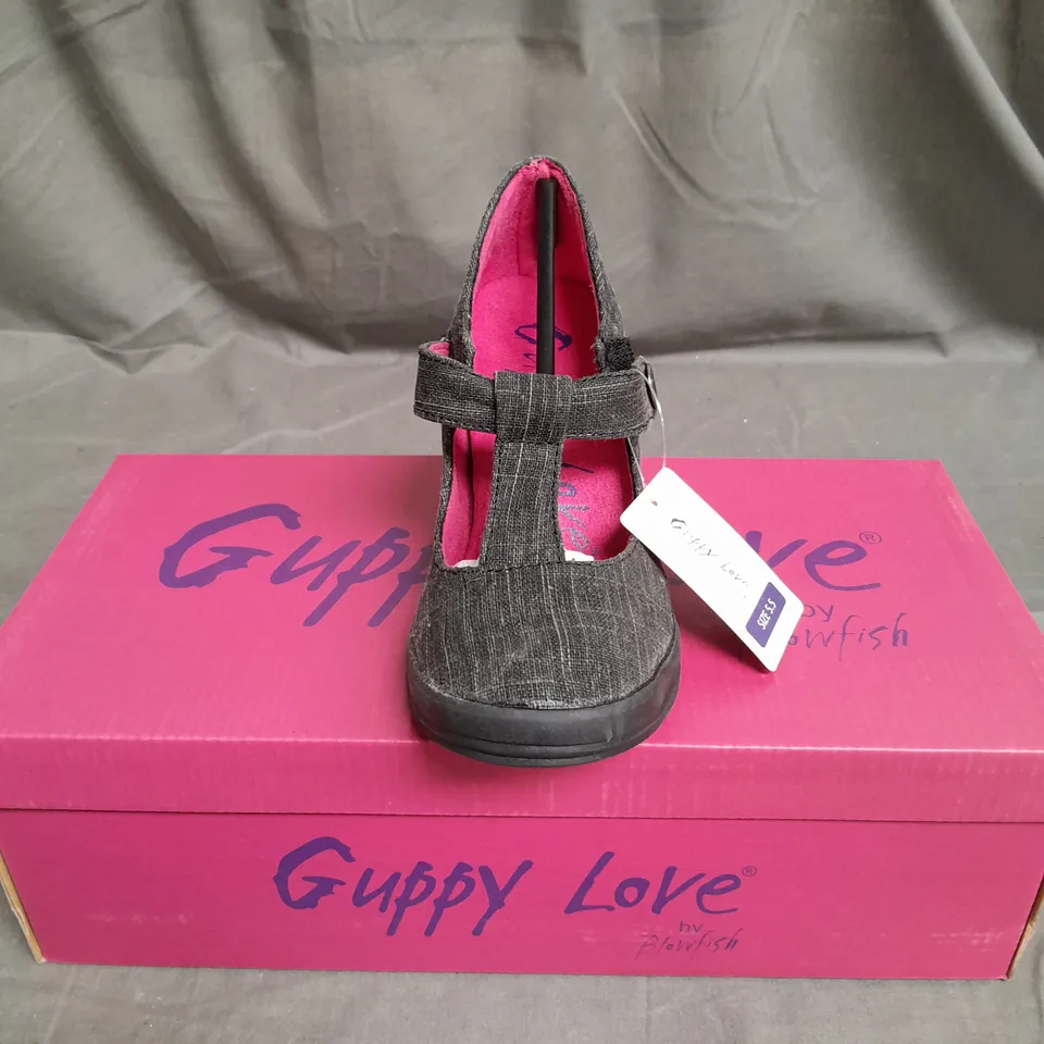 LOT OF 12 GUPPY LOVE LADIES WEDGE SHOES GREY/PINK ASSORTED SIZES
