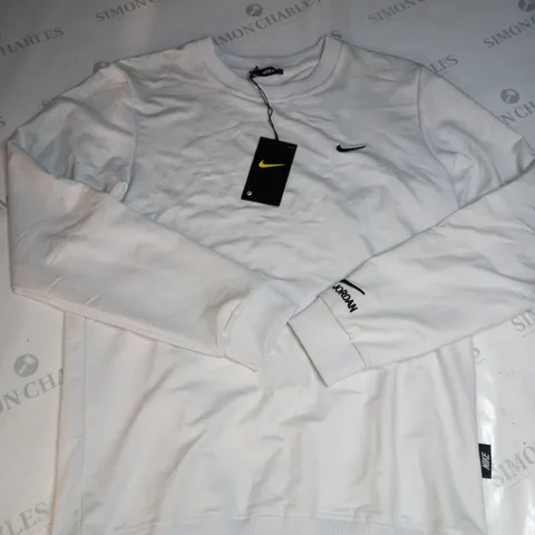NIKE LONG SLEEVED SHIRT SIZE M