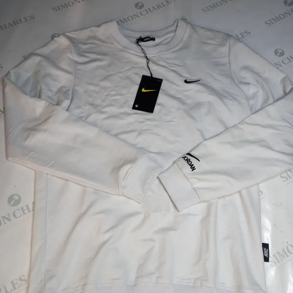 NIKE LONG SLEEVED SHIRT SIZE M